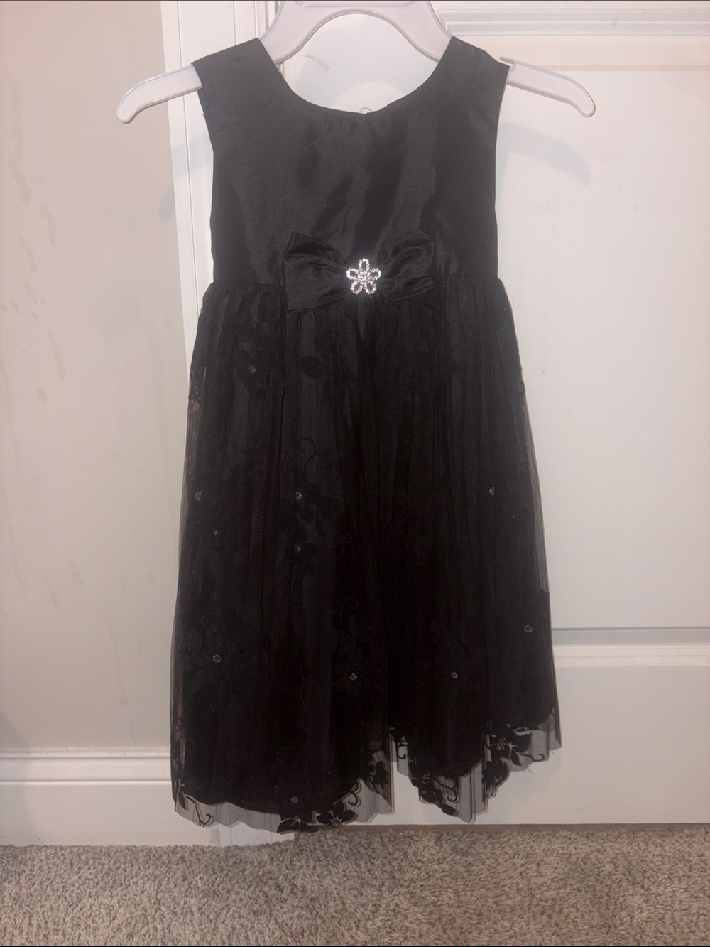 Cherokee Black Sleeveless Formal Dress with Bow and Jewel